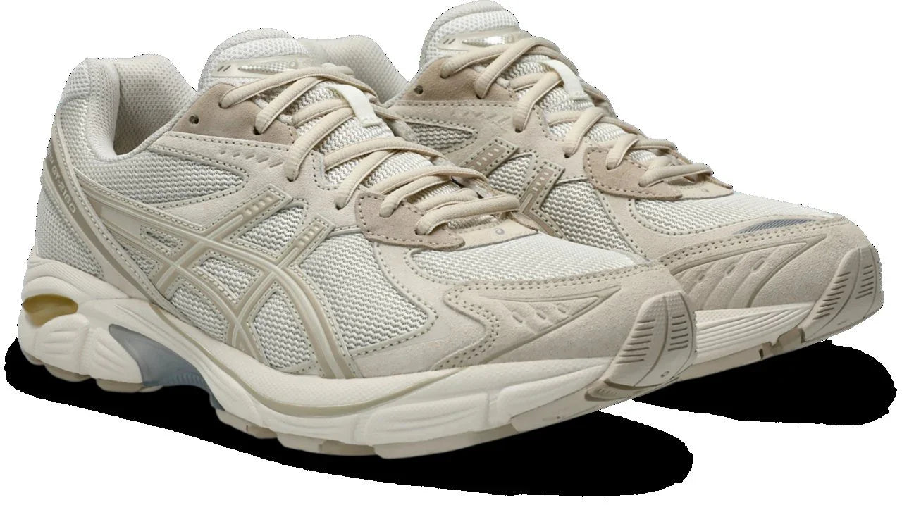 נעלי סניקרס אופנתיות מבית ASICS בצבע בז' בהיר, מקולקציית CHOZEN