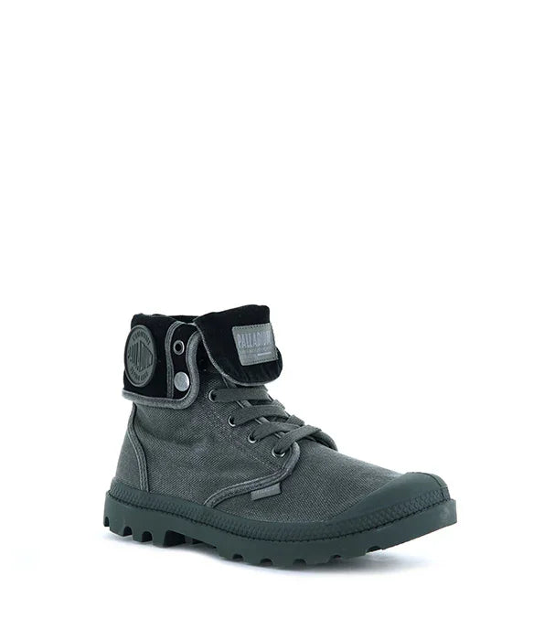 נעל סניקרס Palladium לגברים בצבע אפור כהה עם סוליה עבה, מוצגת על רקע לבן, CHOZEN
