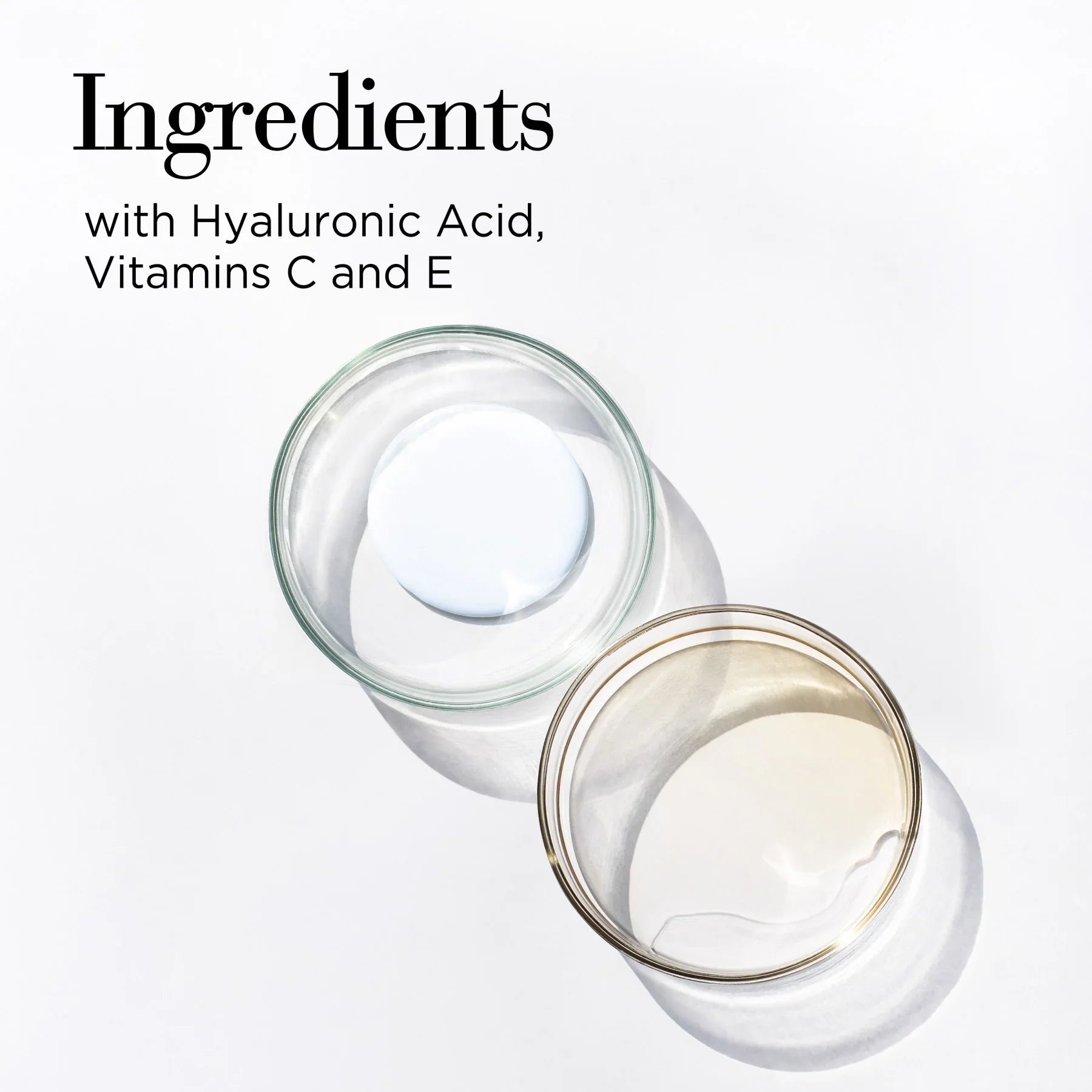 מרכיבי טיפוח: חומצה היאלורונית, ויטמינים C ו-E בשני קערות זכוכית, מוצרי CHOZEN