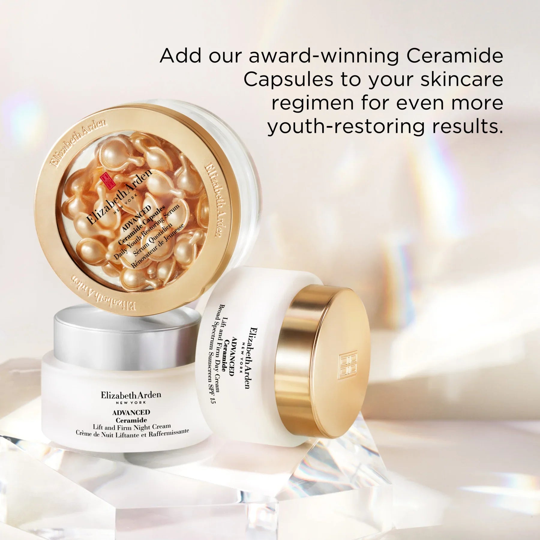קפסולות סרמיד ומוצרי טיפוח לעור של Elizabeth Arden, רקע בהיר, מיתוג יוקרתי מבית CHOZEN