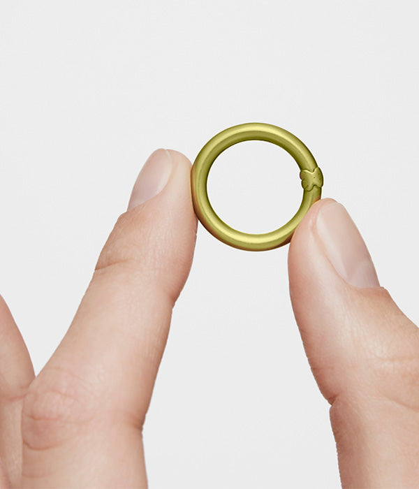 טואוס טבעת בצבע ירוק Hold בינונית מכסף