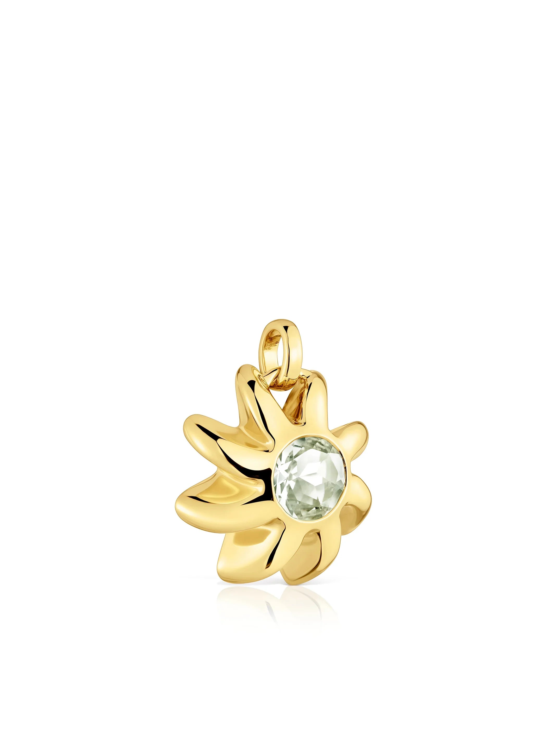 תליון זהב יוקרתי בעיצוב שמש עם אבן חן, צילום מוצר ל-CHOZEN קבוצת אלפא