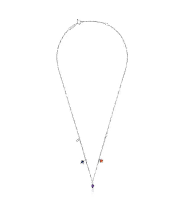 שרשרת כסף עדינה עם שלושה תליונים צבעוניים, מוצר אופנה מהמותגים ב-CHOZEN