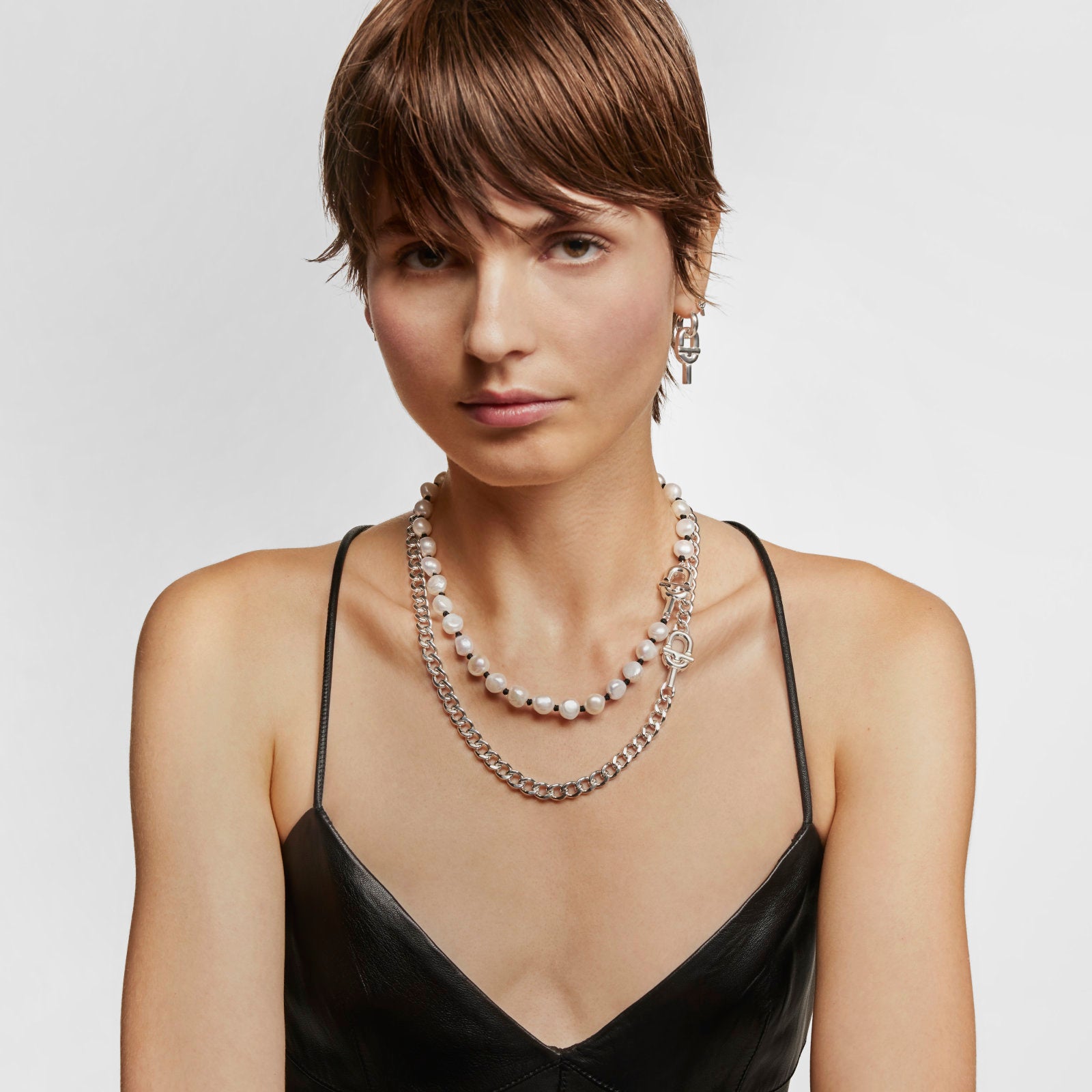 טואוס שרשרת פנינים MANIFESTO מחוט בצבע שחור