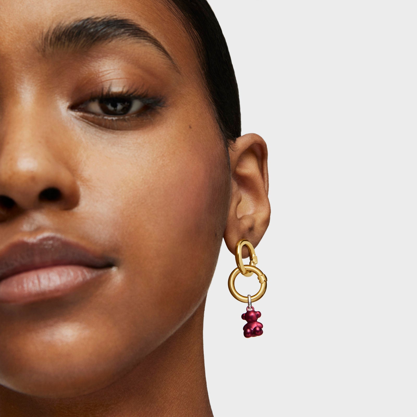 טואוס תליון דובי בצבע אדום Bold Bear מפלדה