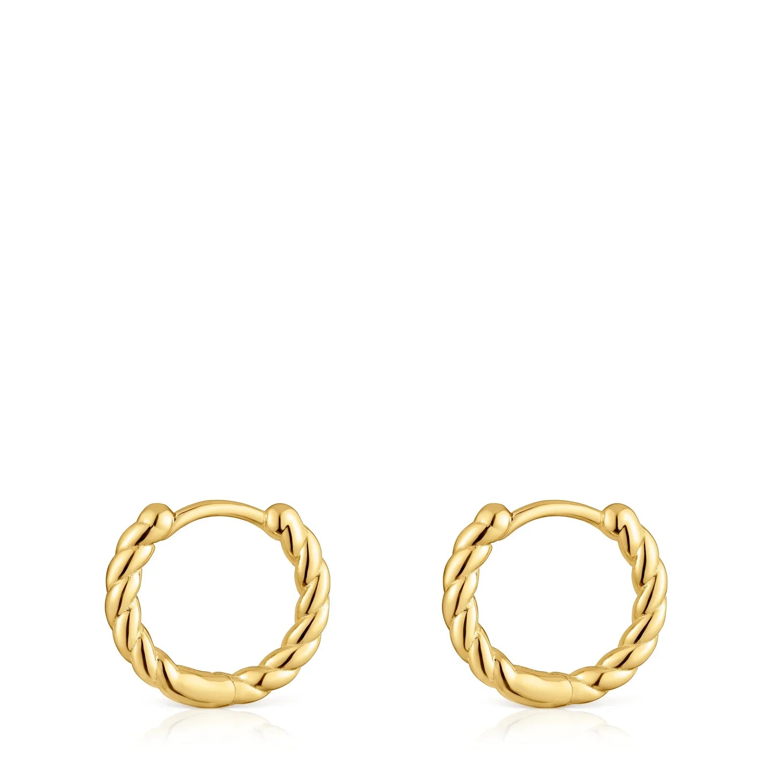 זוג עגילי זהב עגולים בעיצוב קלוע, תכשיטים יוקרתיים מבית CHOZEN