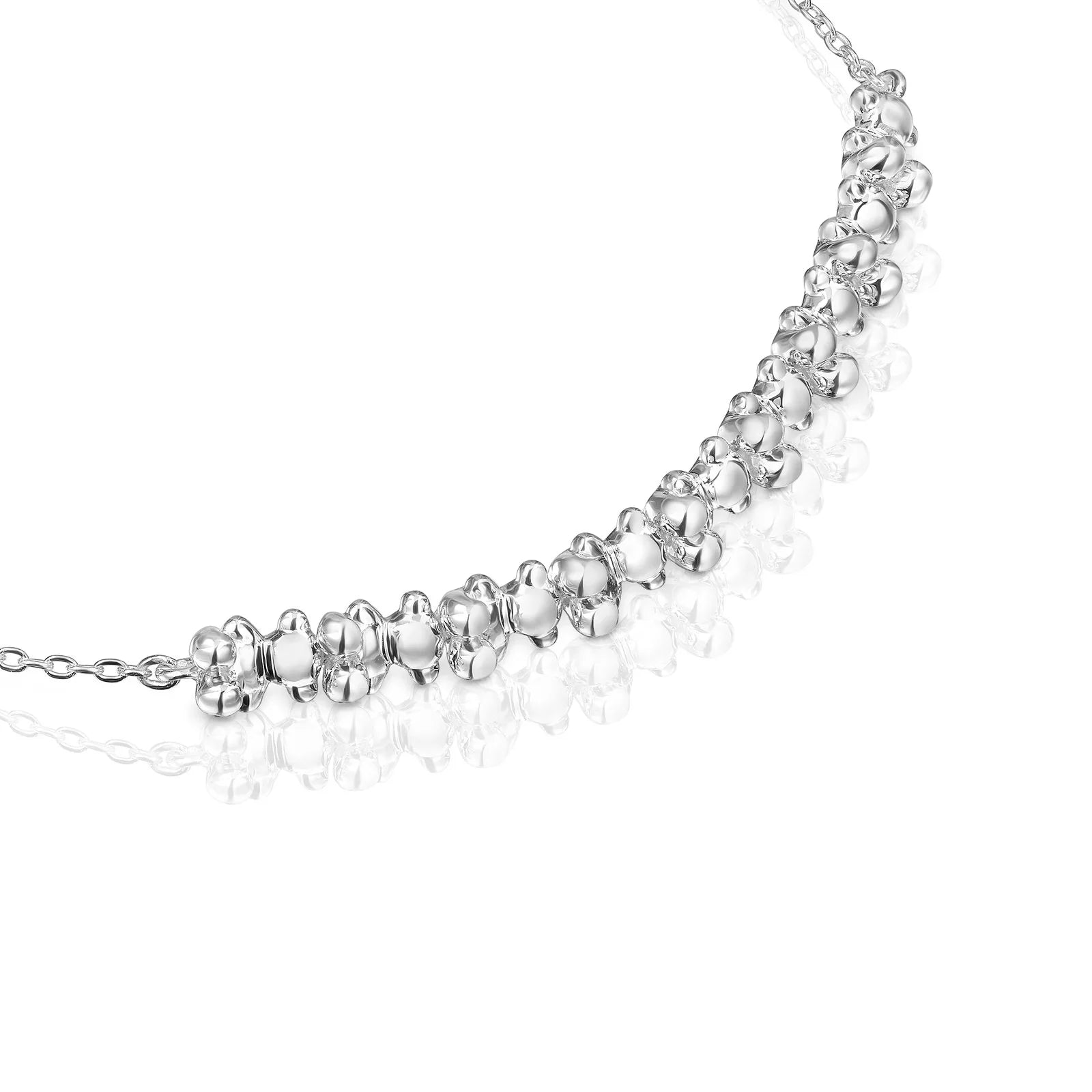 שרשרת כסף עדינה עם חרוזים כדוריים, תכשיטי CHOZEN, צילום על רקע לבן נקי