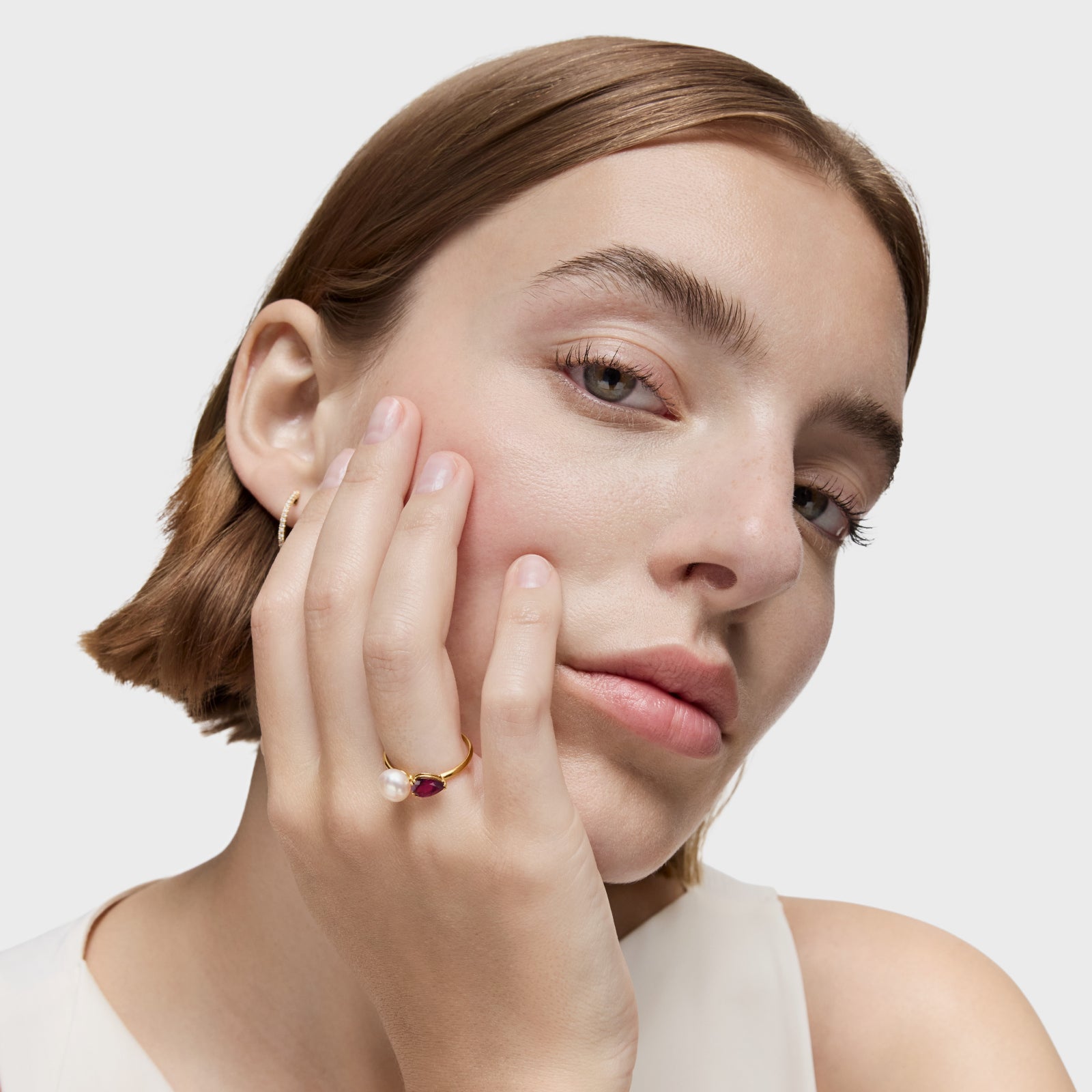 טואוס טבעת Ivette מזהב 18 קראט בשילוב אבן חן ופנינה