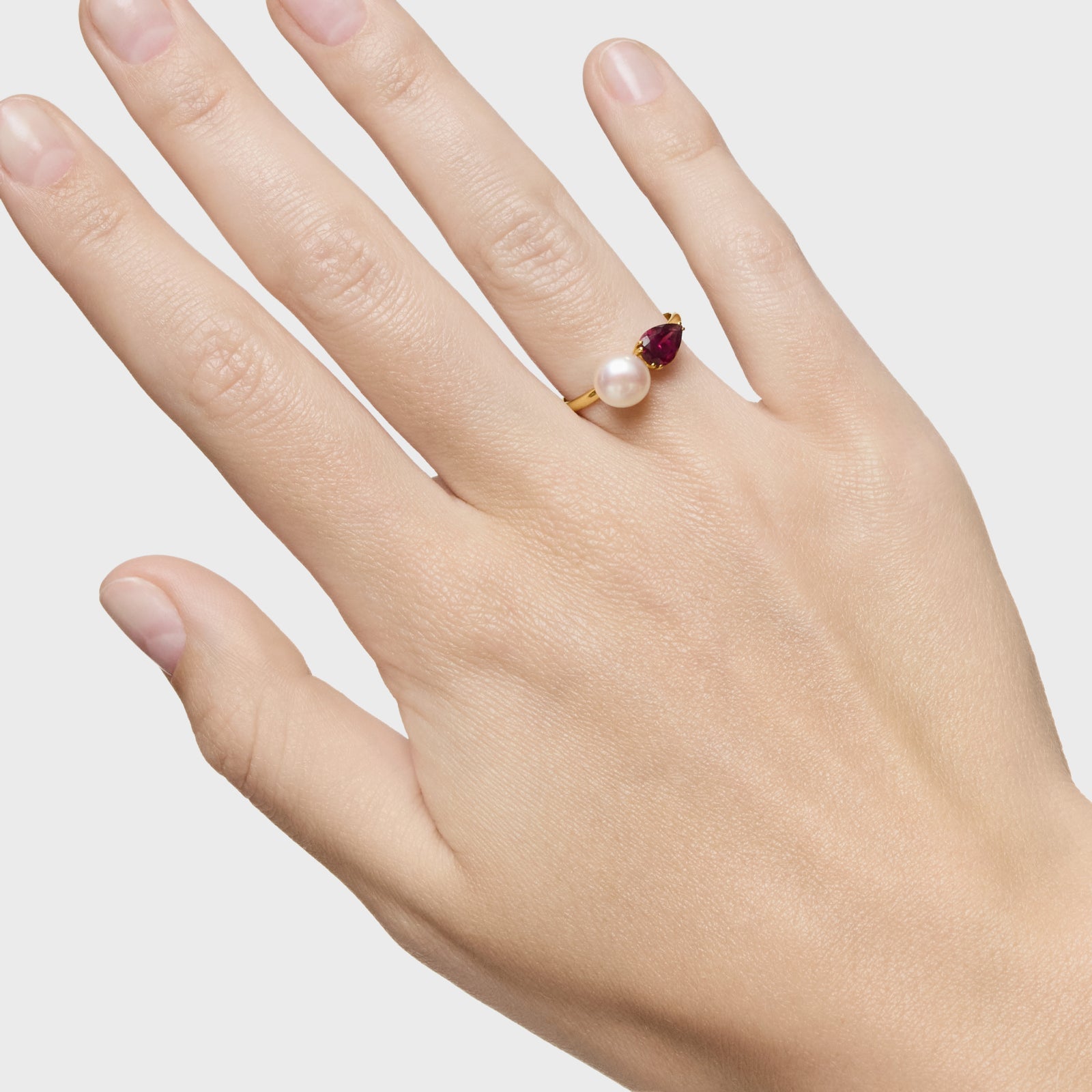 טואוס טבעת Ivette מזהב 18 קראט בשילוב אבן חן ופנינה