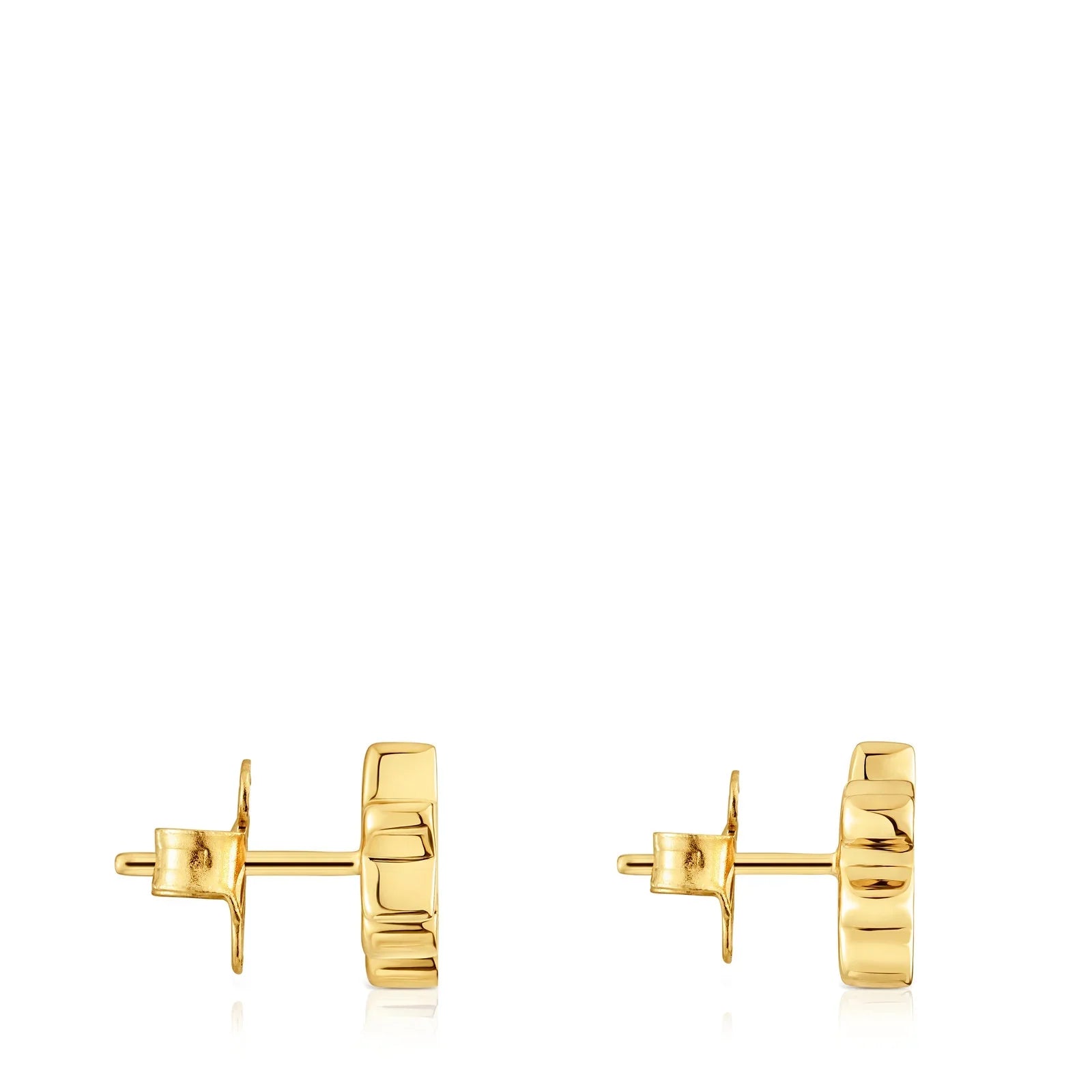 עגילי זהב קטנים בעיצוב מודרני על רקע לבן, תכשיטים יוקרתיים מבית מותג CHOZEN