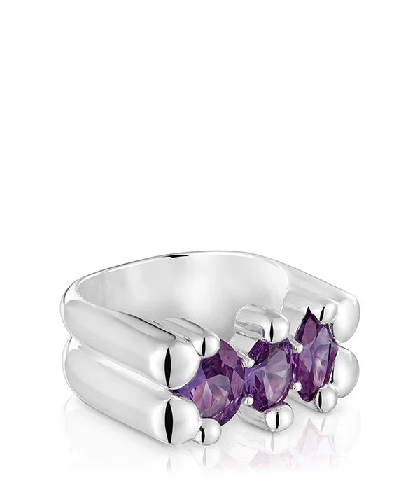 טבעת כסף עם שלושה אבני חן סגולות, עיצוב ייחודי מבית CHOZEN