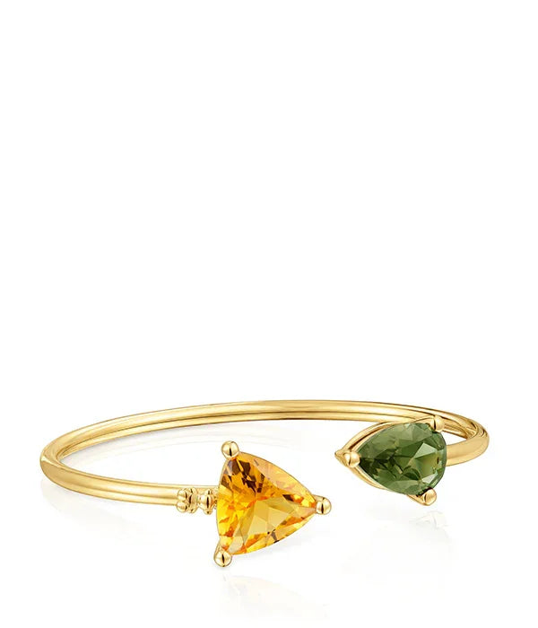 צמיד זהב פתוח עם שני אבני חן משולשות, אחת ירוקה ואחת צהובה, מבית CHOZEN