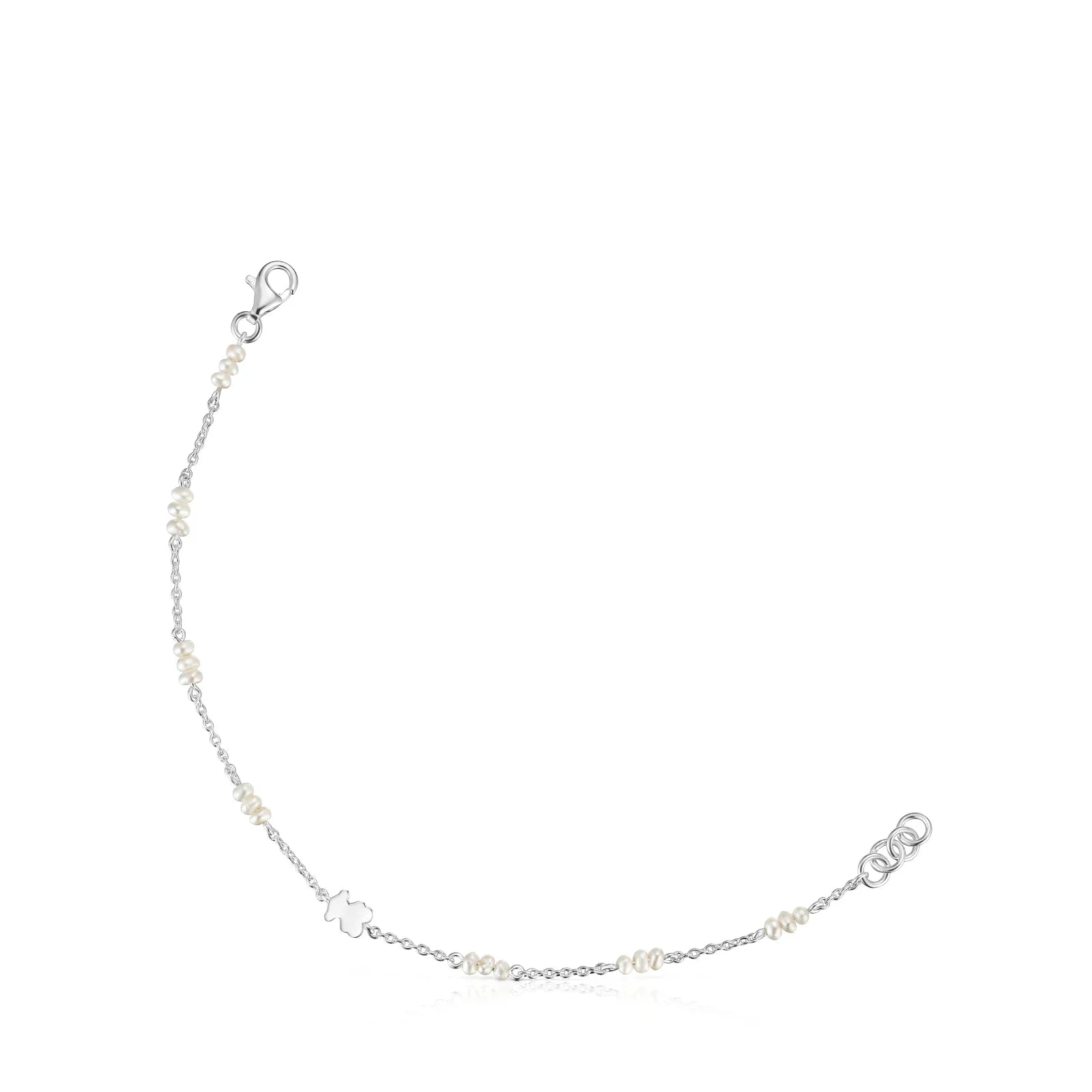 צמיד כסף עדין עם פנינים קטנות, תכשיט אופנתי של CHOZEN מבית אלפא על רקע לבן