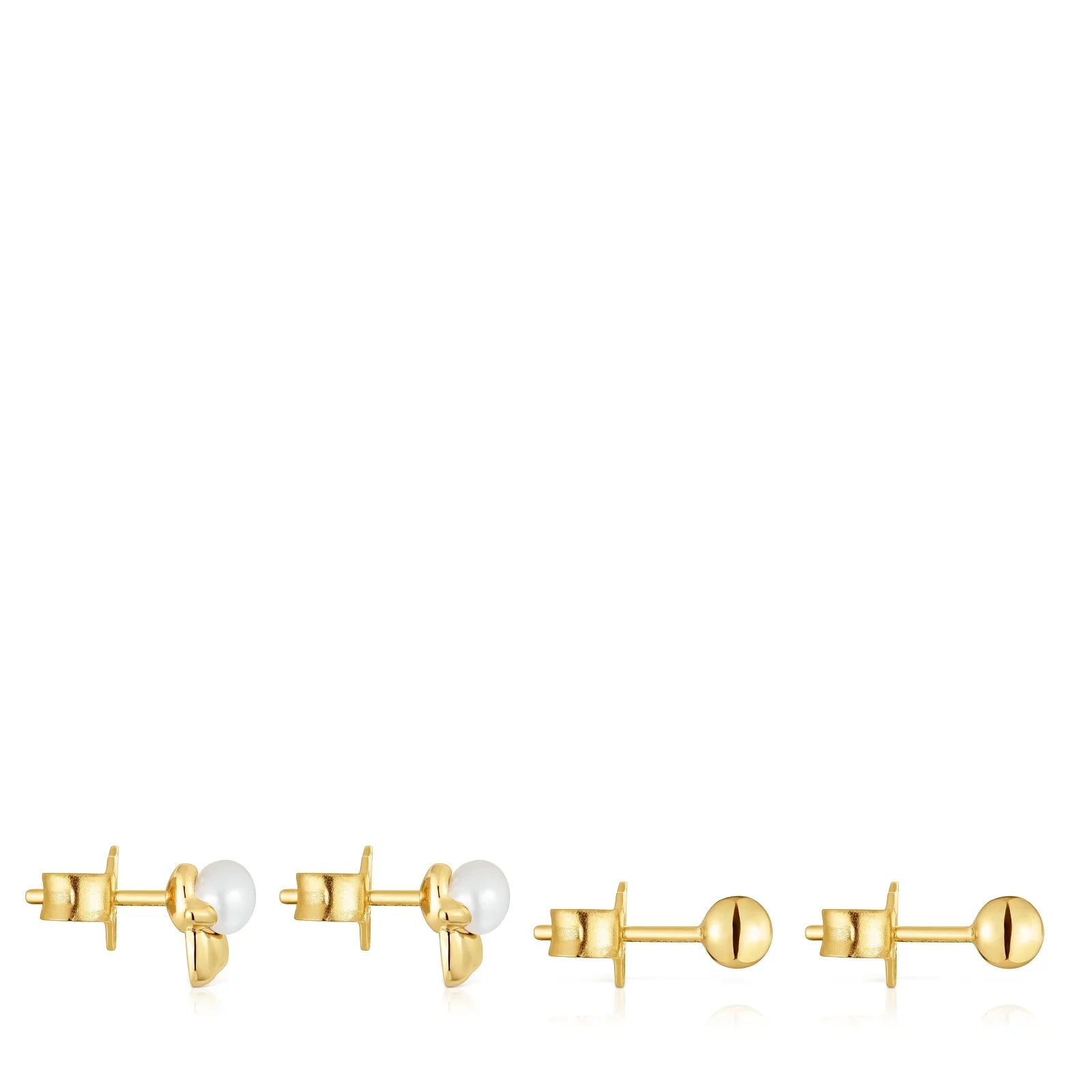 סט עגילי זהב וכדור פנינה מבית CHOZEN, תכשיטי נשים יוקרתיים, רקע לבן