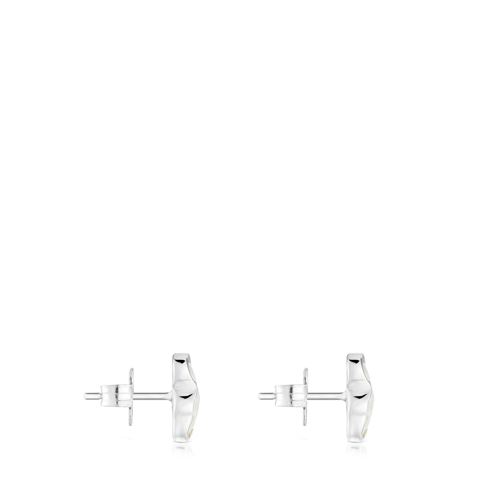 עגילי כסף צמודים קלאסיים של CHOZEN על רקע לבן, תכשיטי יוקרה מבית קבוצת אלפא