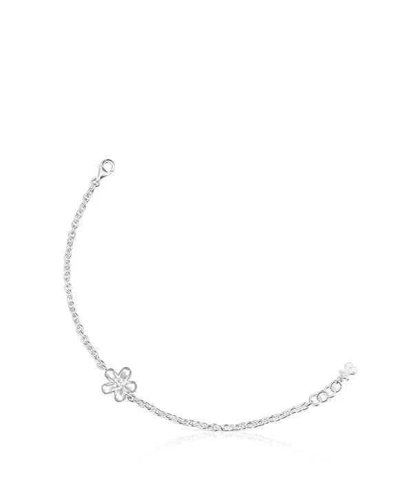 צמיד כסף עדין עם תליון פרח על רקע לבן, תכשיט אופנה של CHOZEN