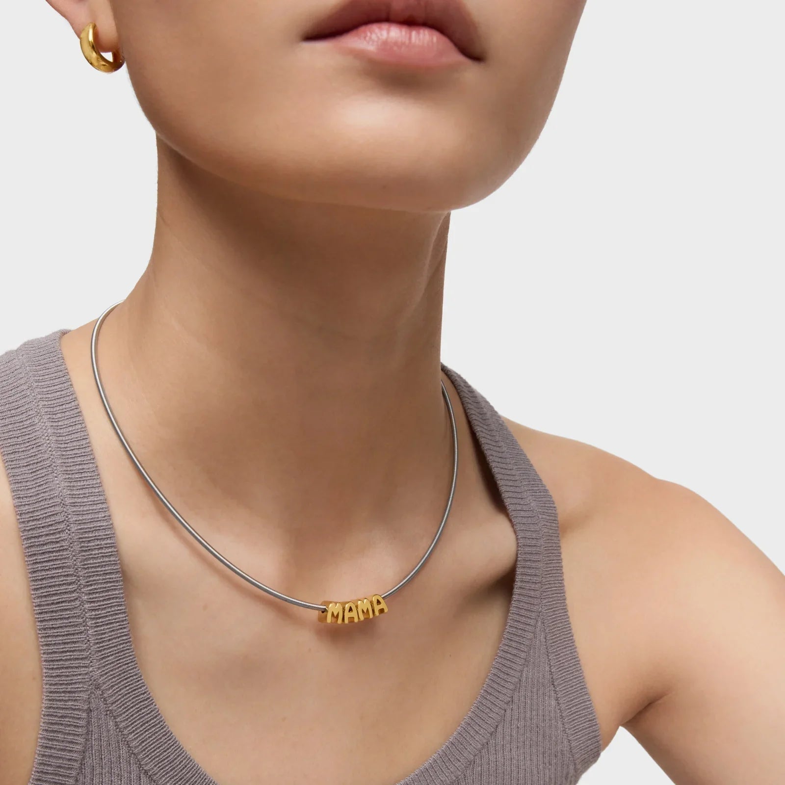 שרשרת כסף לאישה עם תליון זהב MAMA, עגיל זהב, אופנה מבית CHOZEN