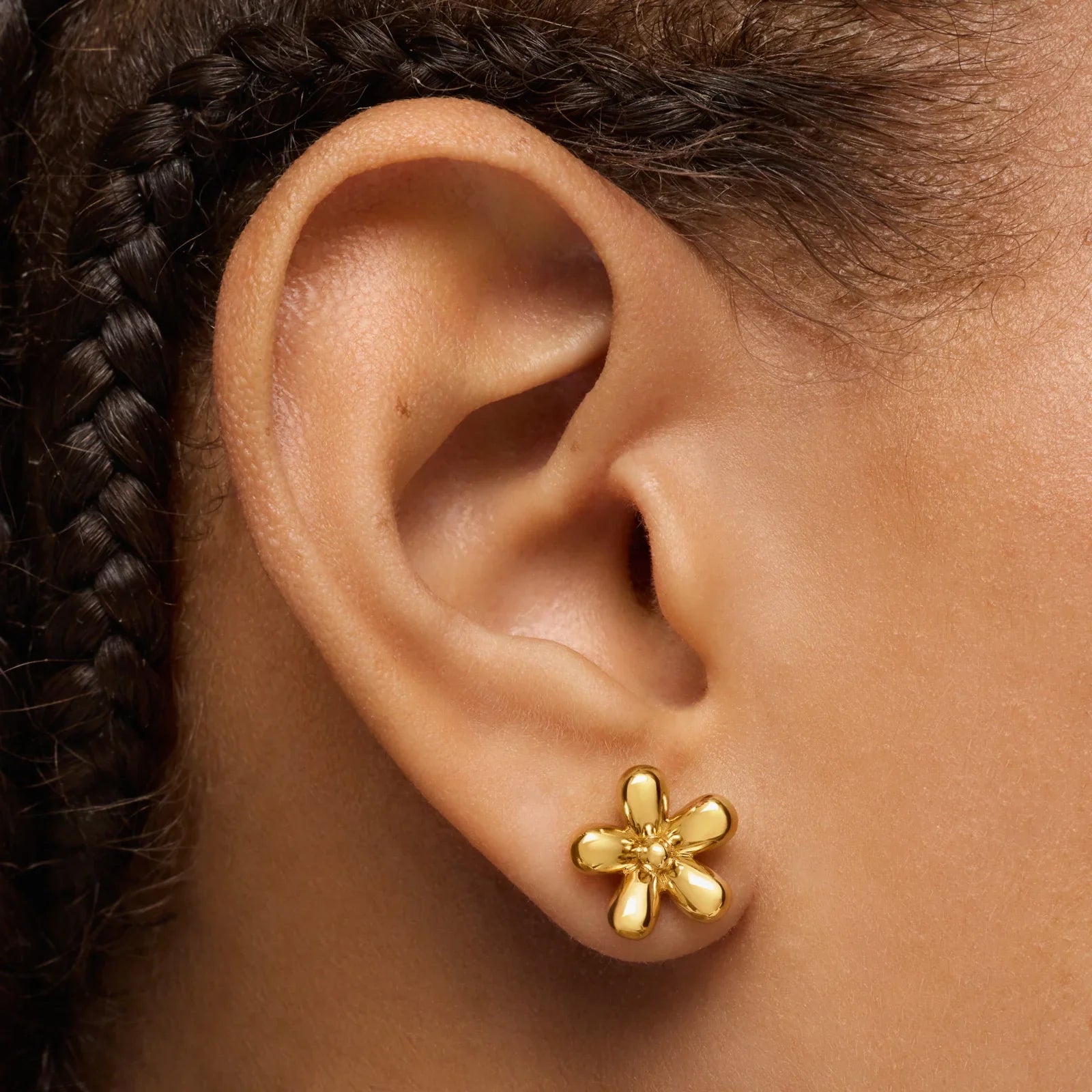 עגיל זהב בצורת פרח על אוזן, תכשיטי אופנה CHOZEN, קבוצת אלפא