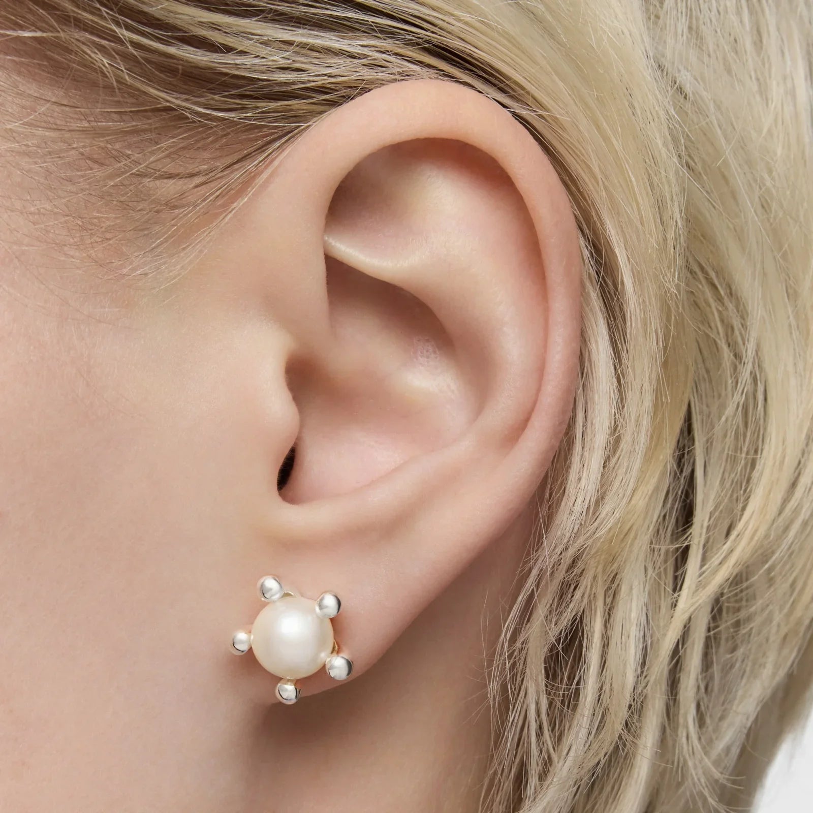 עגיל פנינה לאוזן בעיצוב יוקרתי, תכשיטים אופנתיים מבית CHOZEN