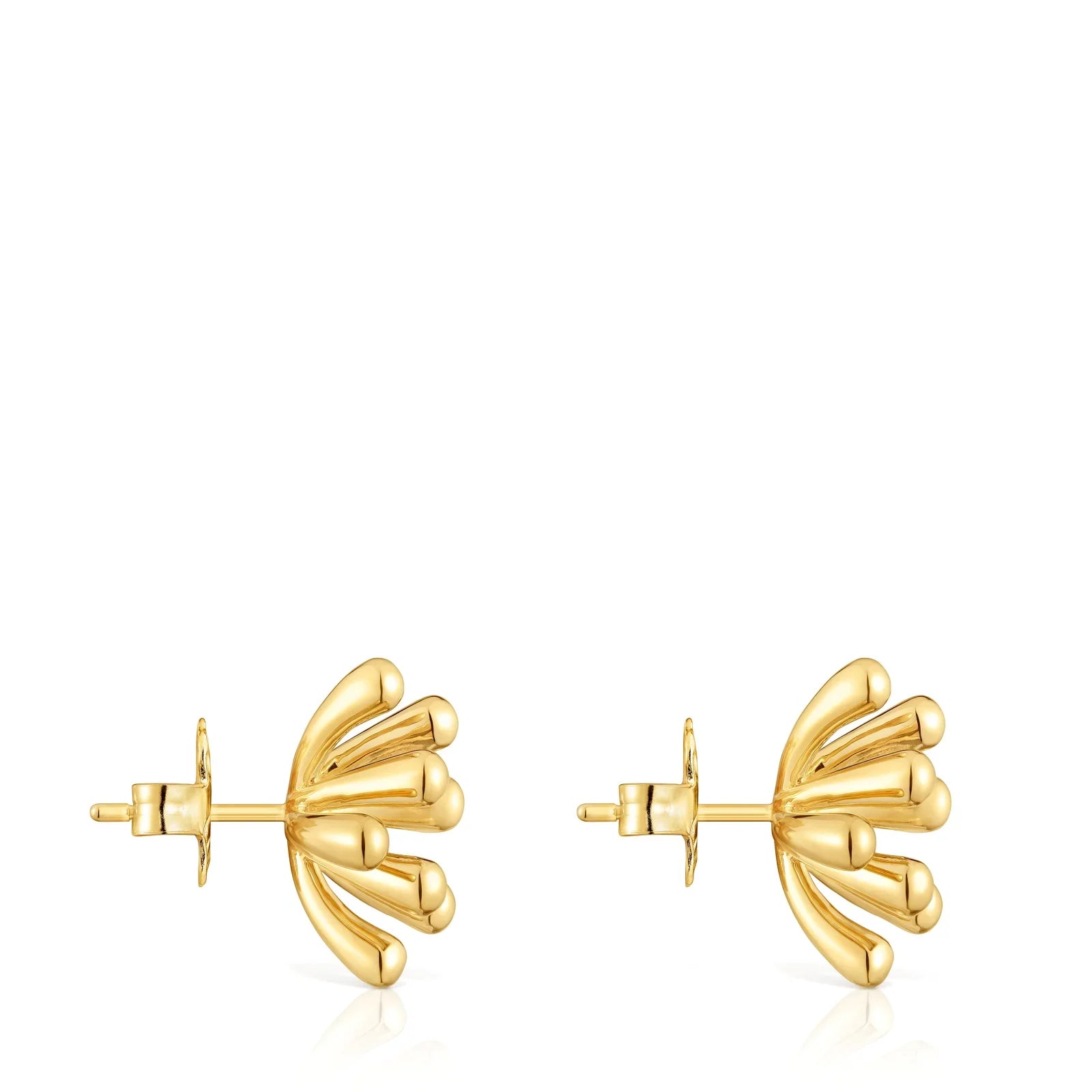 עגילי זהב ייחודיים בעיצוב מודרני, מבית CHOZEN, רקע לבן נקי