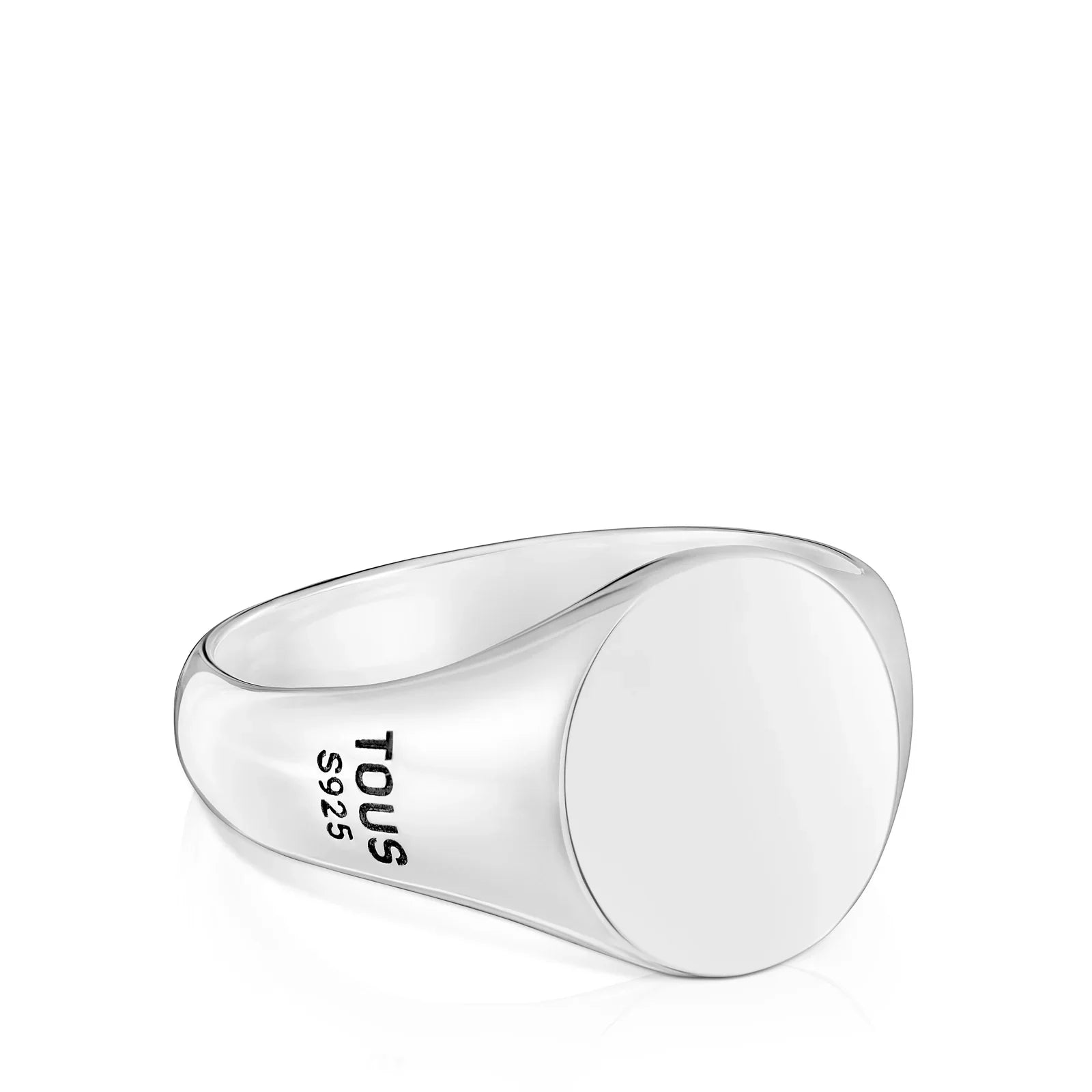 טבעת חותם כסף סטרלינג 925 של TOUS עם חריטת לוגו, רקע לבן, מותגים מובילים ב-CHOZEN