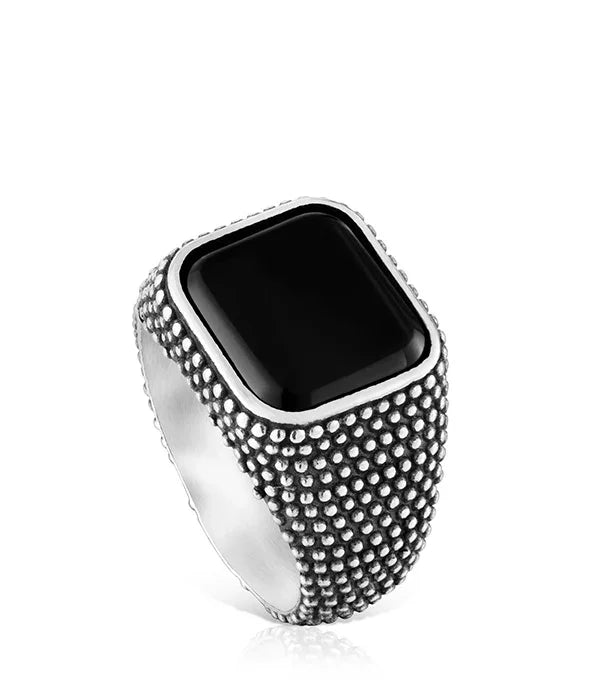 טבעת כסף עם אבן שחורה מרובעת ועיטורים בולטים, תכשיט יוקרתי של chozen
