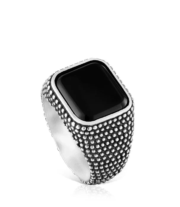 טבעת כסף יוקרתית עם אבן שחורה בעיצוב מרובע, מבית CHOZEN קבוצת אלפא