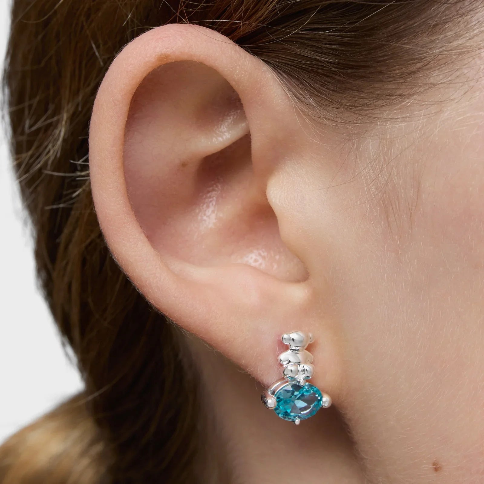 עגיל כסף משובץ אבן טורקיז על אוזן אישה, תכשיט אופנה יוקרתי CHOZEN