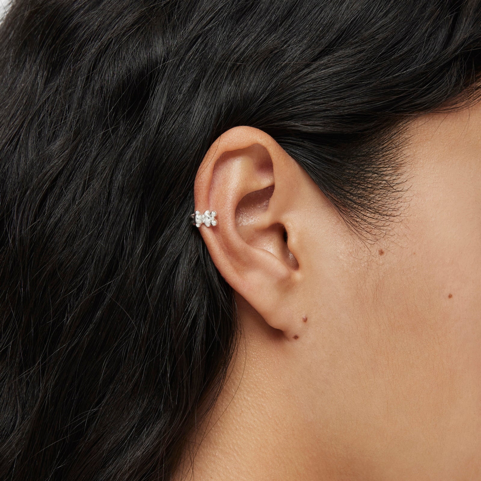 טואוס עגיל הליקס דובי Bold Bear מכסף