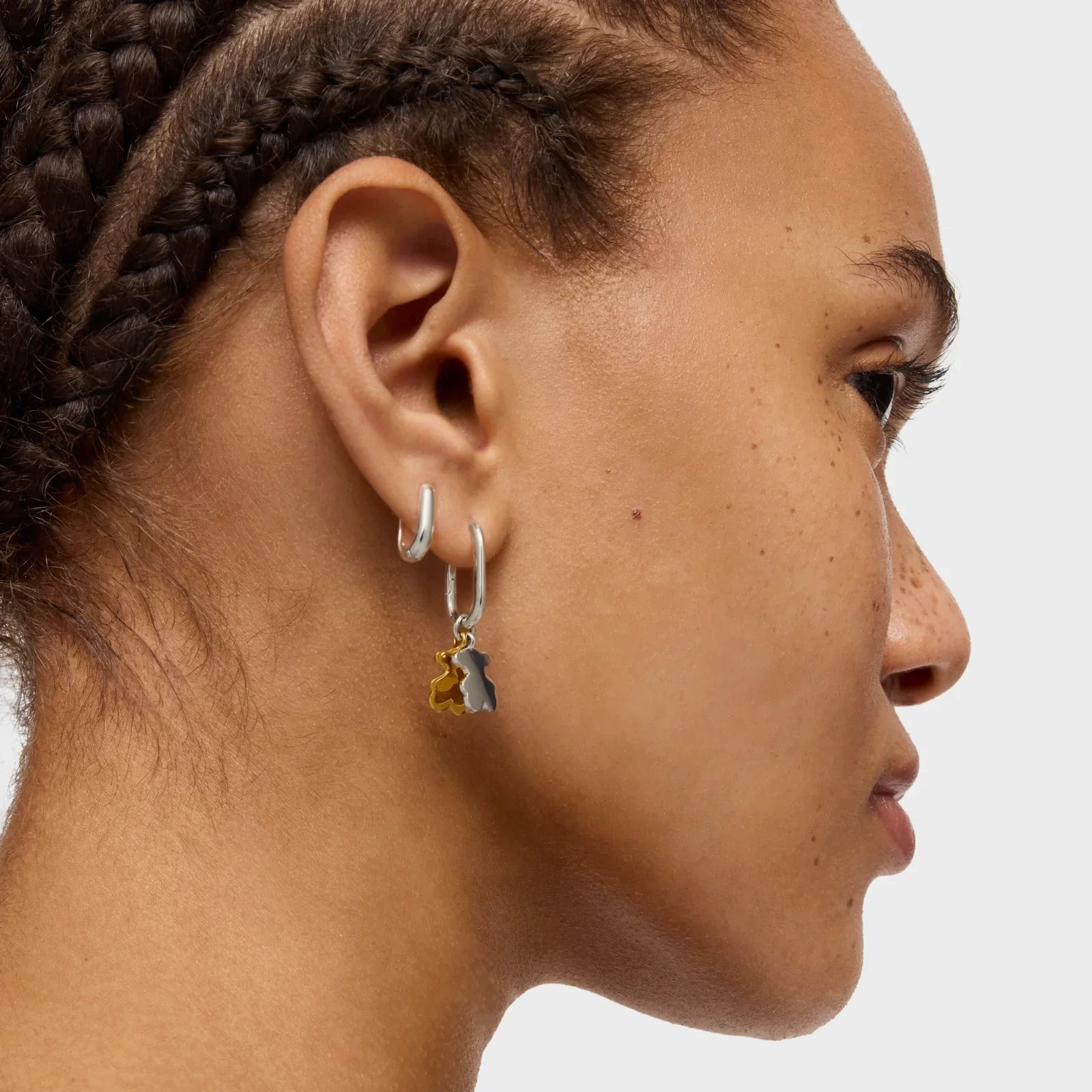 עגיל כסף יוקרתי עם תליון דובי זהב וכסף על אישה, מבית CHOZEN מותגים מובילים