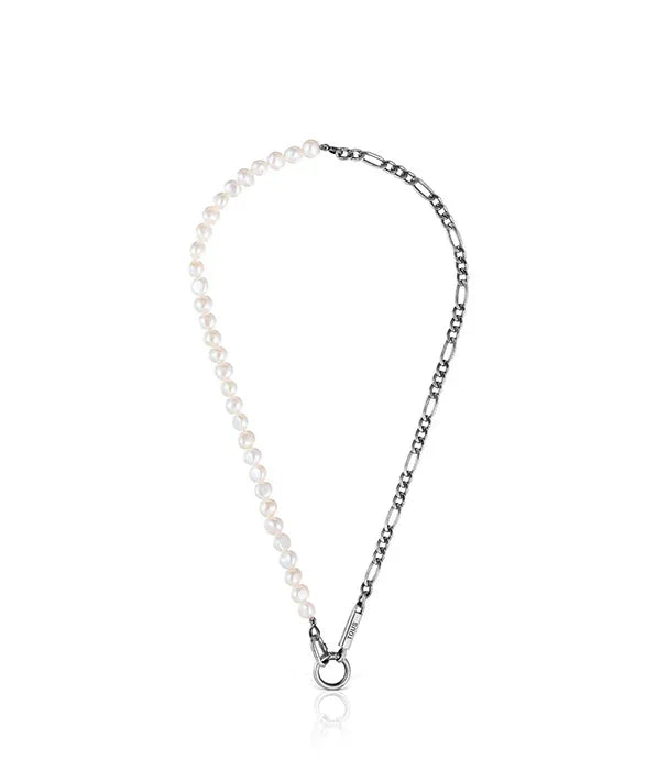 שרשרת פנינים וכסף יוקרתית לאישה, פריט אופנה של CHOZEN, צילום על רקע לבן נקי