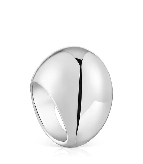 טבעת כסף מעוצבת מבריקה, צילום מוצר של CHOZEN, מראה מודרני ויוקרתי