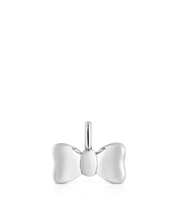 תליון כסף בצורת פפיון על רקע לבן, תכשיט מבית CHOZEN