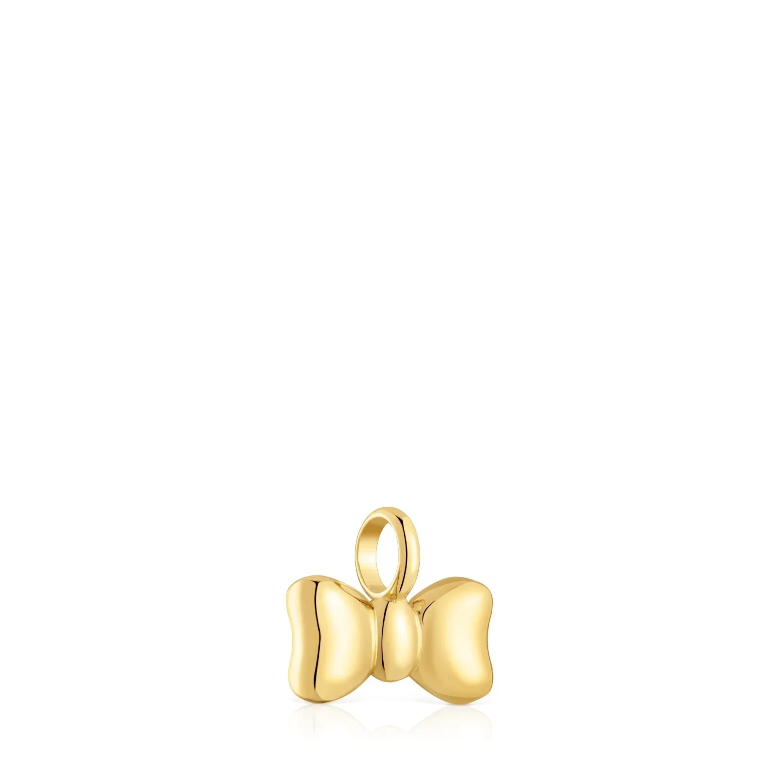 תליון פפיון מזהב, עיצוב יוקרתי מבית CHOZEN, על רקע לבן