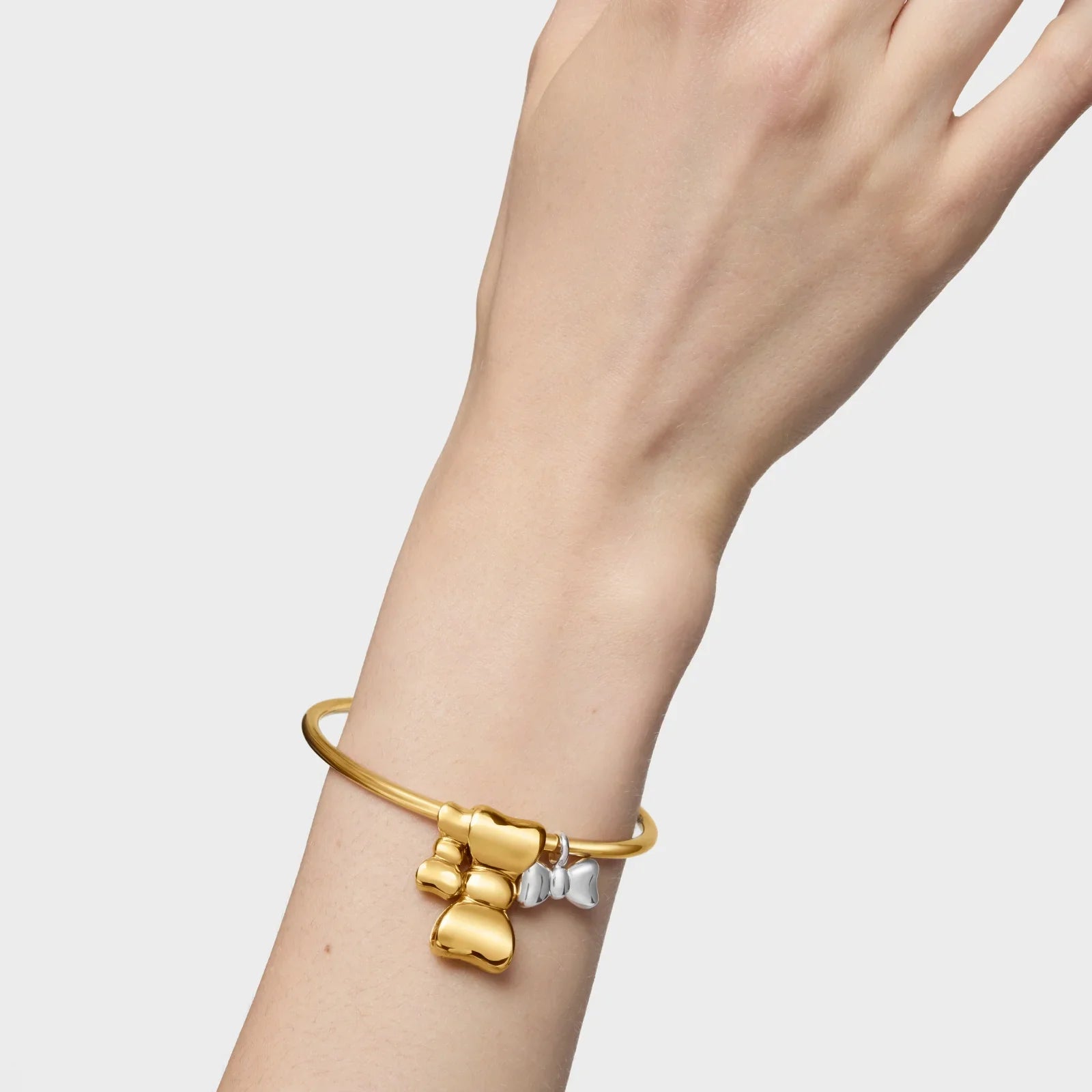 צמיד זהב עם תליון מעוצב על פרק כף היד, תכשיטי CHOZEN יוקרתיים