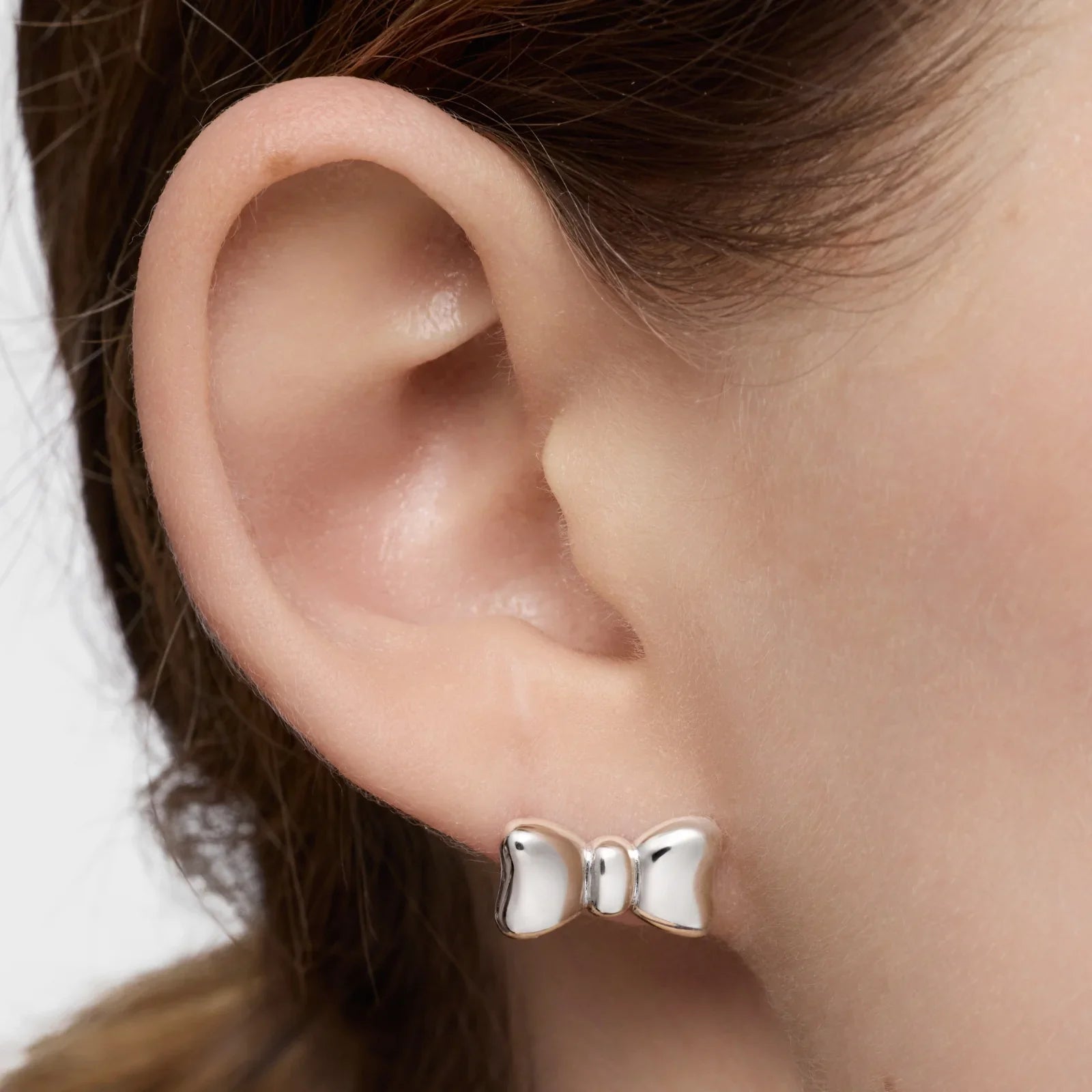 עגיל כסף מעוצב בצורת פפיון באוזן, תכשיט אופנה מחנות CHOZEN קבוצת אלפא