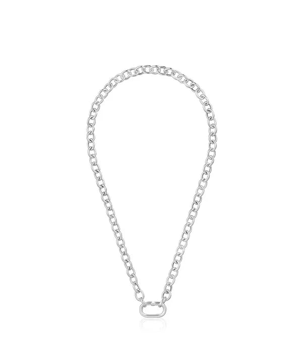 שרשרת כסף עבה בעיצוב מודרני על רקע לבן, תכשיטי CHOZEN מבית קבוצת אלפא