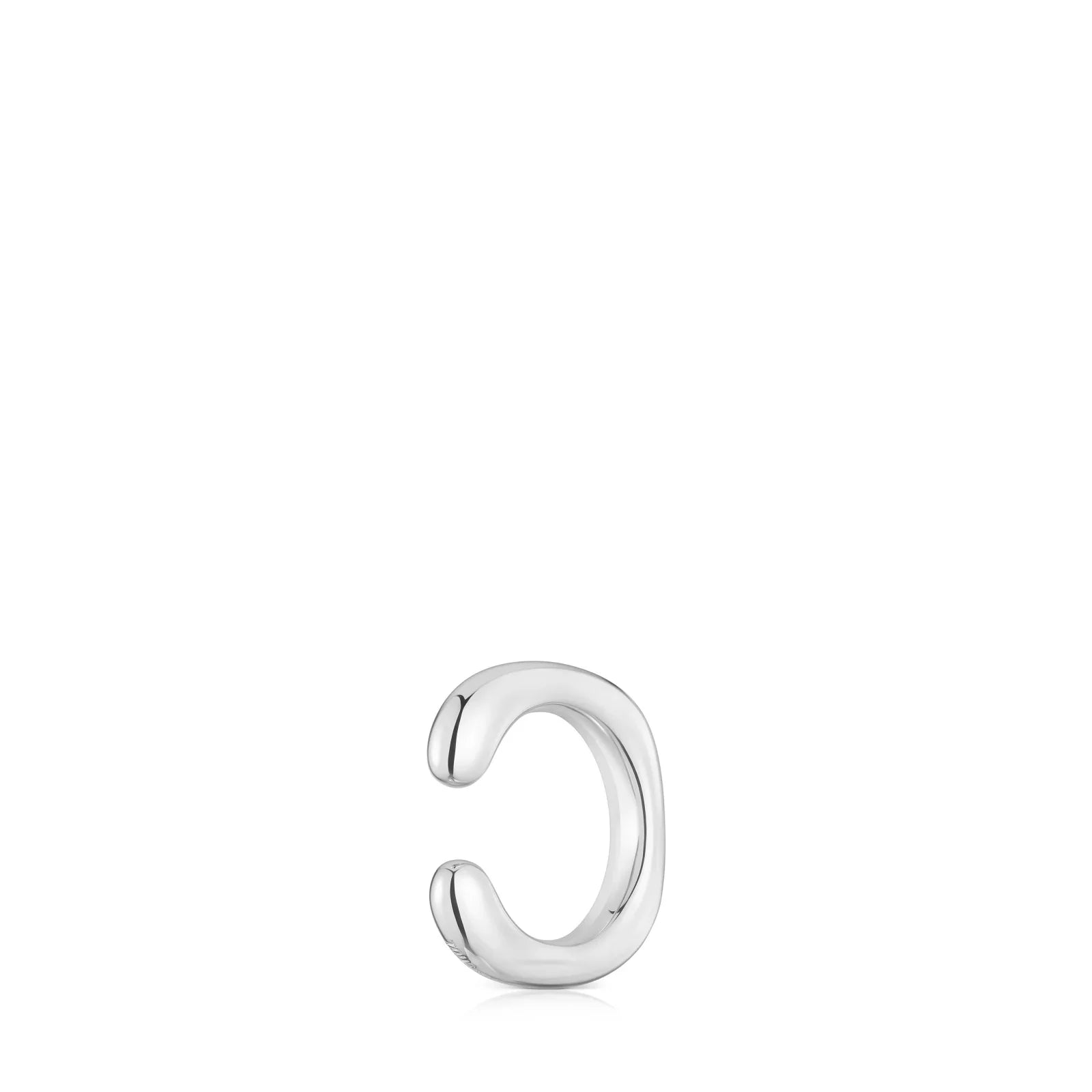 עגיל כסף פתוח בעיצוב מודרני על רקע לבן, מבית CHOZEN, קניית תכשיטים יוקרתיים