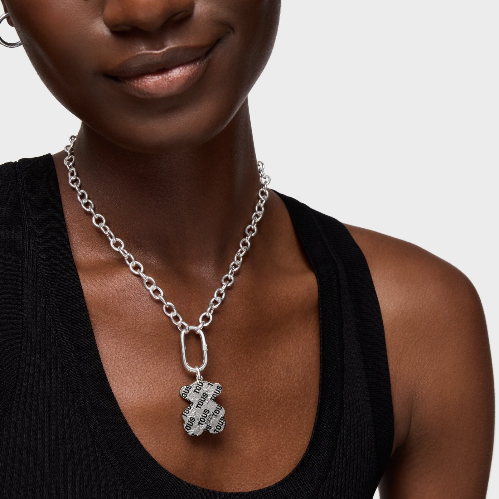 טואוס תליון במוטיב דובי בטקסטורה Sweet Dolls מכסף ופלדה