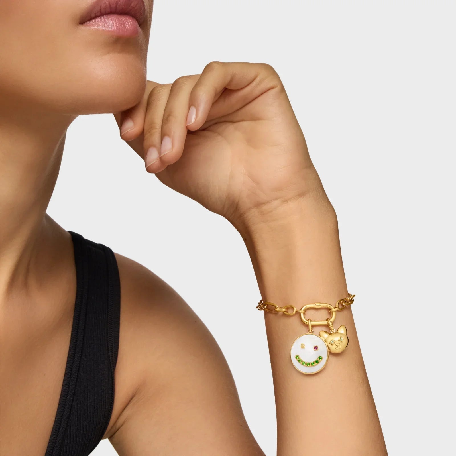 צמיד זהב עם תליון סמיילי ותליון לב על פרק יד של אישה, תכשיטי CHOZEN מותגים מובילים