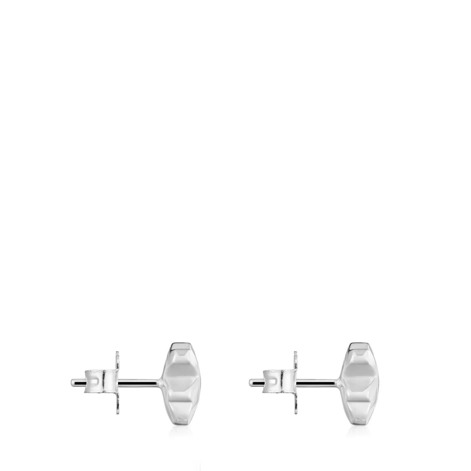 עגילי סטאד כסף יוקרתיים מבית CHOZEN על רקע לבן, עיצוב גאומטרי נוצץ