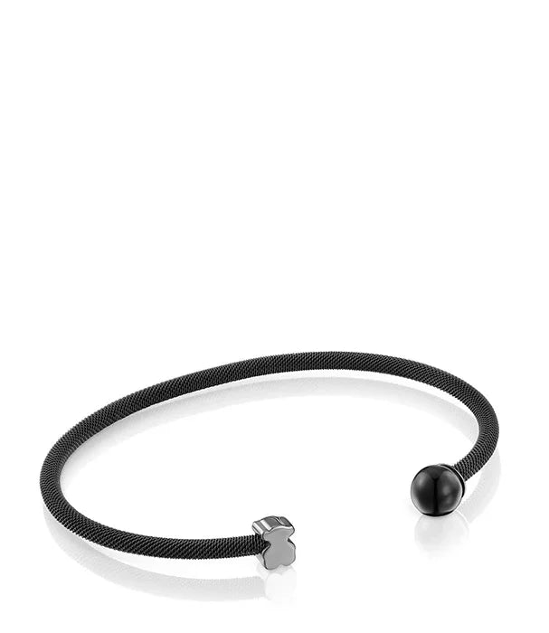 צמיד טניס פתוח מתכת שחורה, עיצוב מודרני, מבית CHOZEN, על רקע לבן נקי