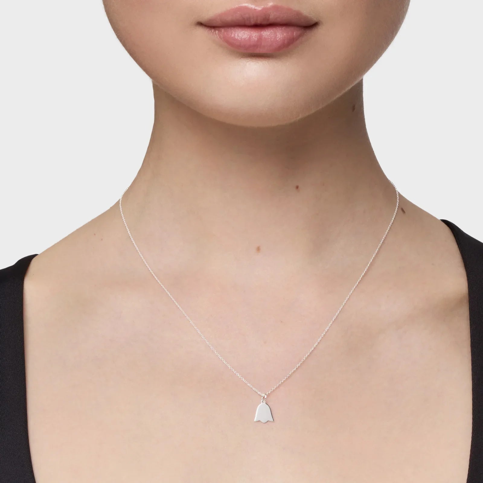 שרשרת כסף עדינה עם תליון קטן מעוצב, תכשיט אופנה יוקרתי CHOZEN