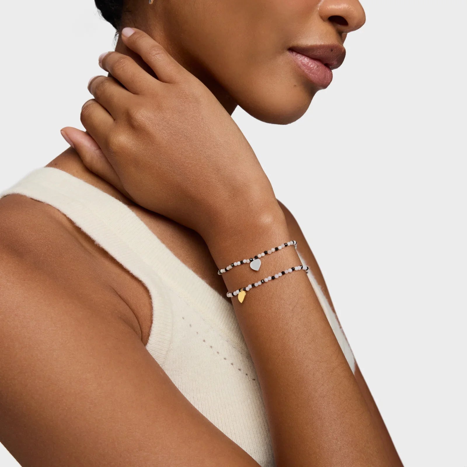 צמידי חרוזים אופנתיים לנשים עם תליון לב זהב וכסף, מבית CHOZEN, קבוצת אלפא