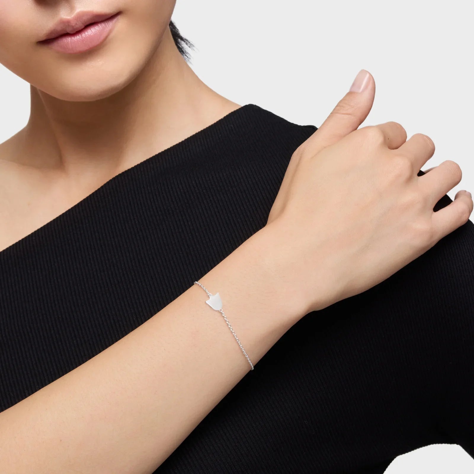 צמיד כסף עדין עם תליון ישראל לאישה, אופנה אלגנטית מבית CHOZEN קבוצת אלפא