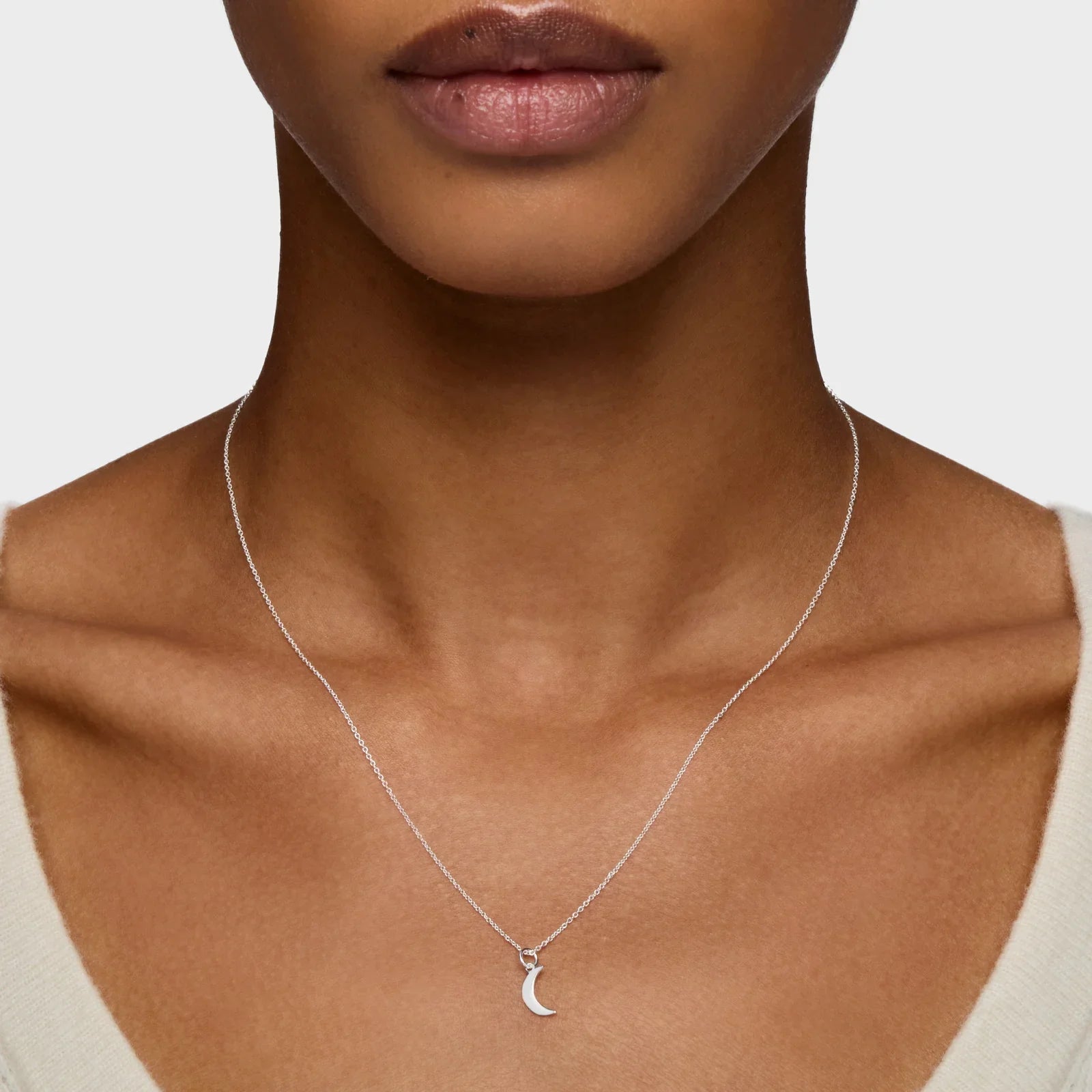 שרשרת כסף עדינה עם תליון ירח, תכשיט אופנתי לנשים, מבית CHOZEN