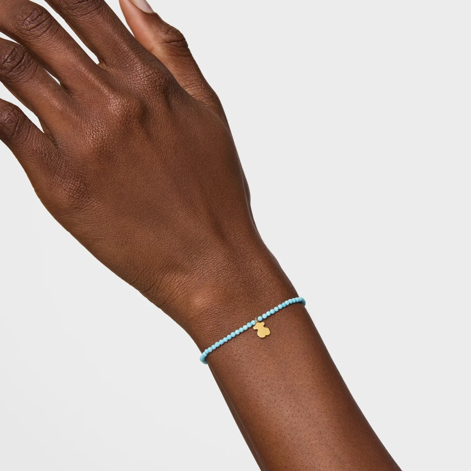 צמיד חרוזים כחולים עם תליון זהב על יד, אופנה מבית CHOZEN, קבוצת אלפא