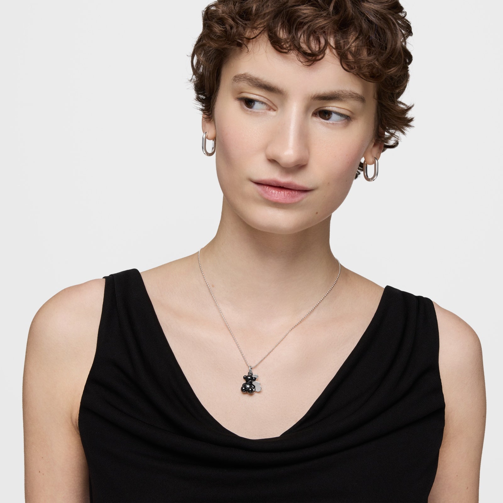 טואוס תליון דובי כפול Bold Bear מכסף וקרמיקה בצבע שחור