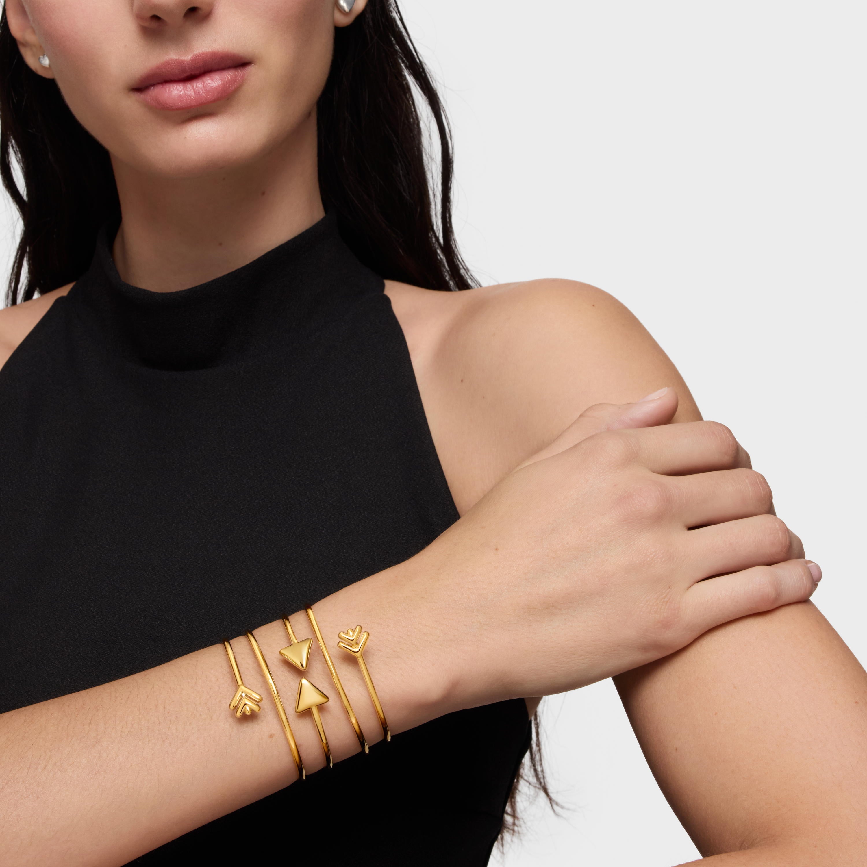 טואוס צמיד בנגל עם מוטיב חץ Flechazo מכסף ועליו זהב 18 קראט