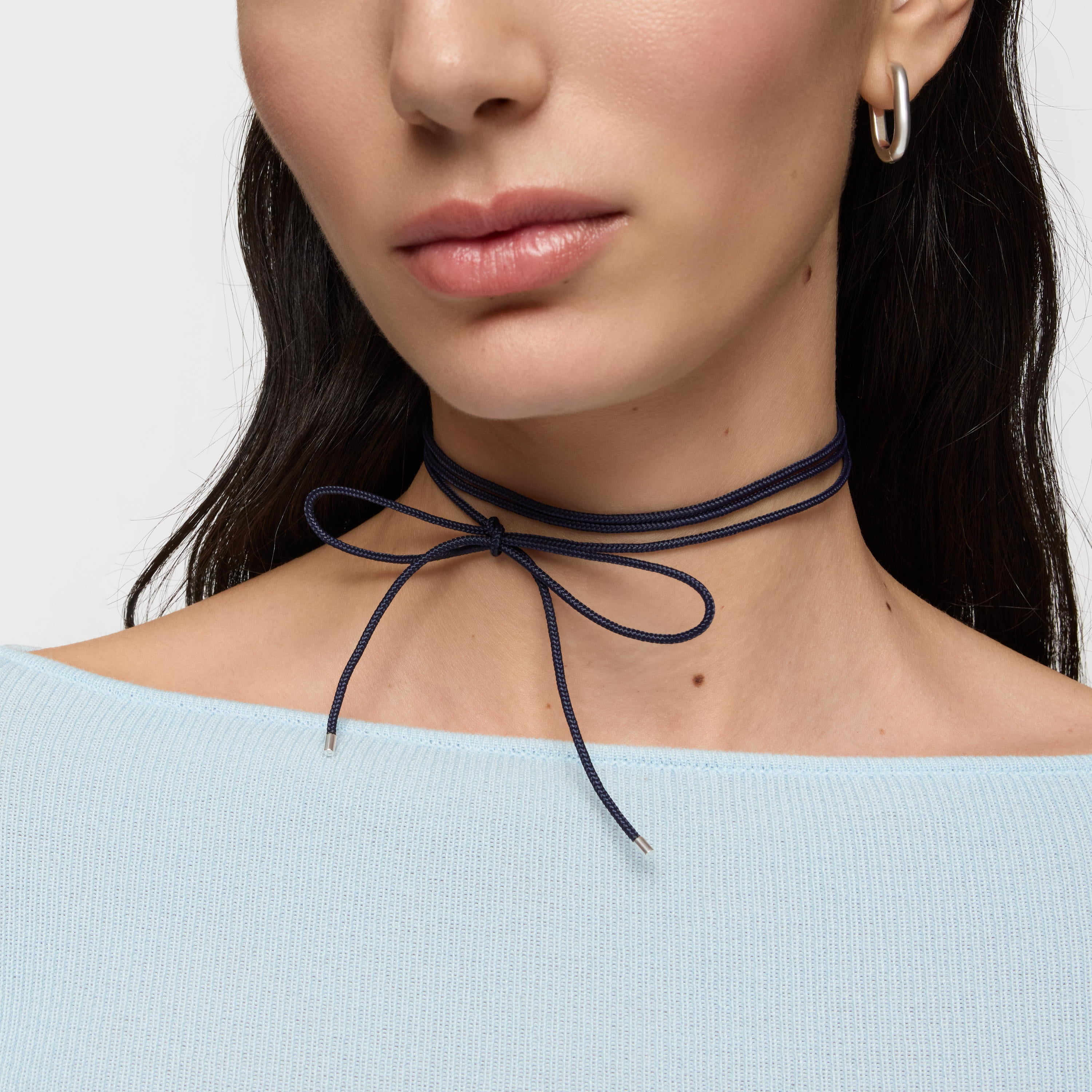 טואוס שרשרת חוט ארוכה בצבע נייבי Basics מכסף